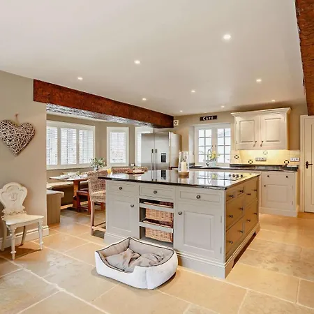 Hébergement de vacances 5 Bed In Leeds Oc-91355 *