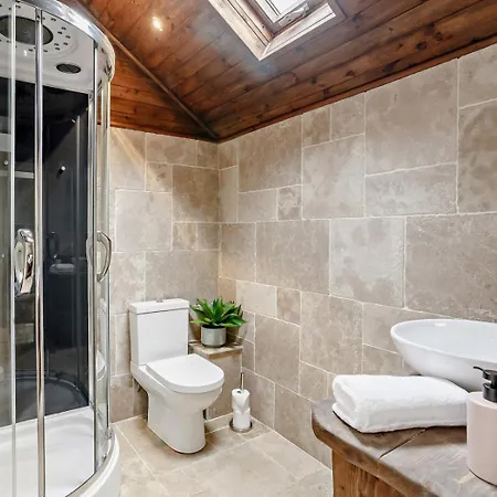 5 Bed In Leeds Oc-91355 Hébergement de vacances *