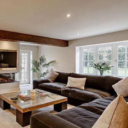 5 Bed In Leeds Oc-91355 *