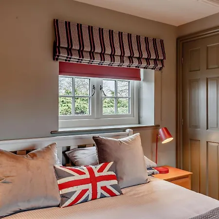 5 Bed In Leeds Oc-91355 Sherburn in Elmet