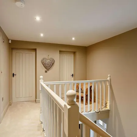 5 Bed In Leeds Oc-91355 Hébergement de vacances *