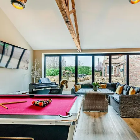 5 Bed In Leeds Oc-91355