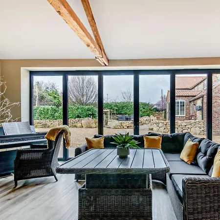 5 Bed In Leeds Oc-91355 *